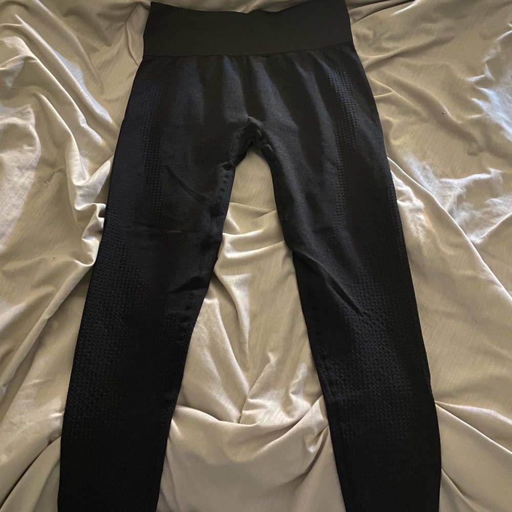 Gym shark leggings